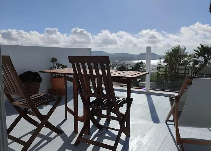 360 View To Ocean And Cliffs *