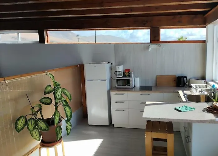 360 View To Ocean And Cliffs *